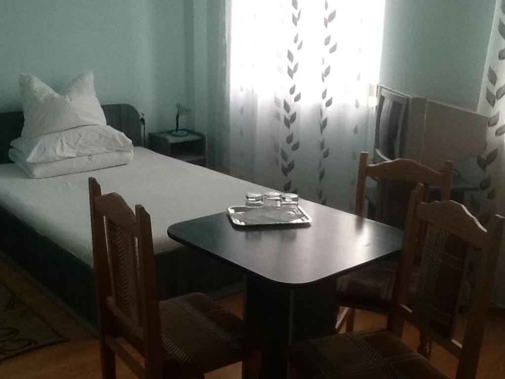 Hotel Continental City Center Ιάσιο Δωμάτιο φωτογραφία